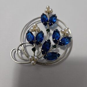 Vintage Blue Glass Rhinestone Faux Pearl Flower Wreath Pin Brooch